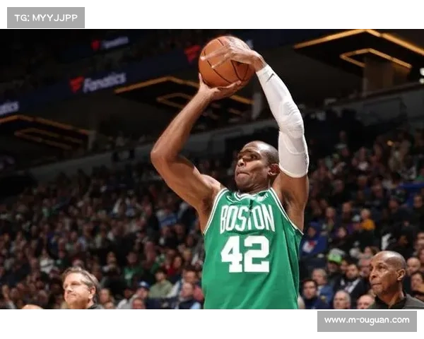 狂热波士顿内线支柱克拉克贡献16分11篮板复出时间未定